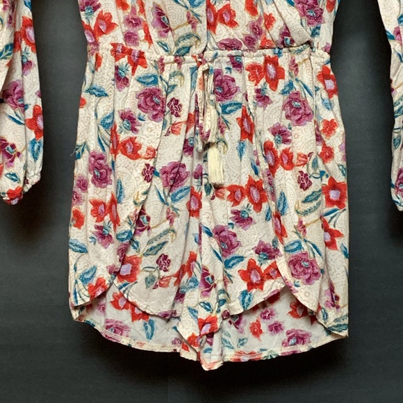 Hollister Long Sleeve Romper SZ - S - Picture 3 of 6